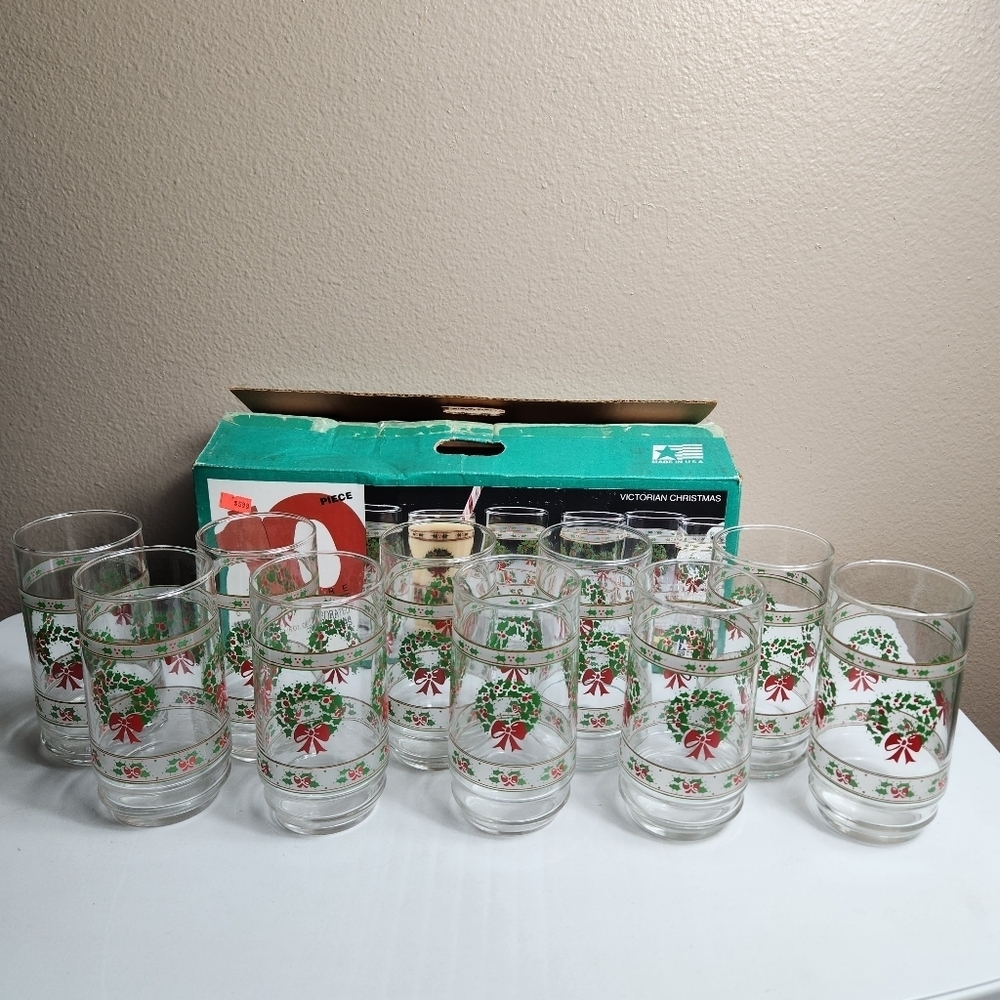 Indiana Glass VTG Christmas Wreaths 16oz Glasses Tumblers Set of 10 w/Box EUC